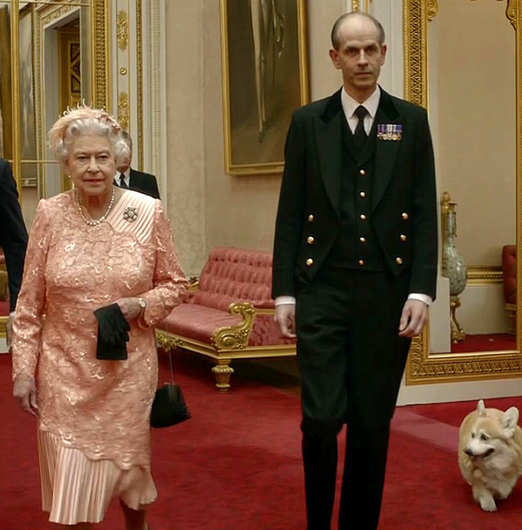 Den enda bilden som finns på den outgrundlige Tall Paul. Elizabeth med Tall Paul.