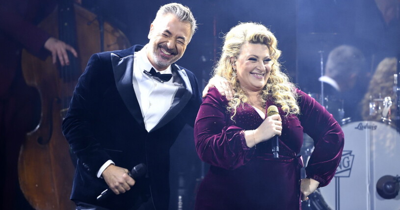 Såhär glada var inte alla i publiken. Tareq Taylor och Sarah Dawn Finer på scen under sin julshow på Hamburger Börs