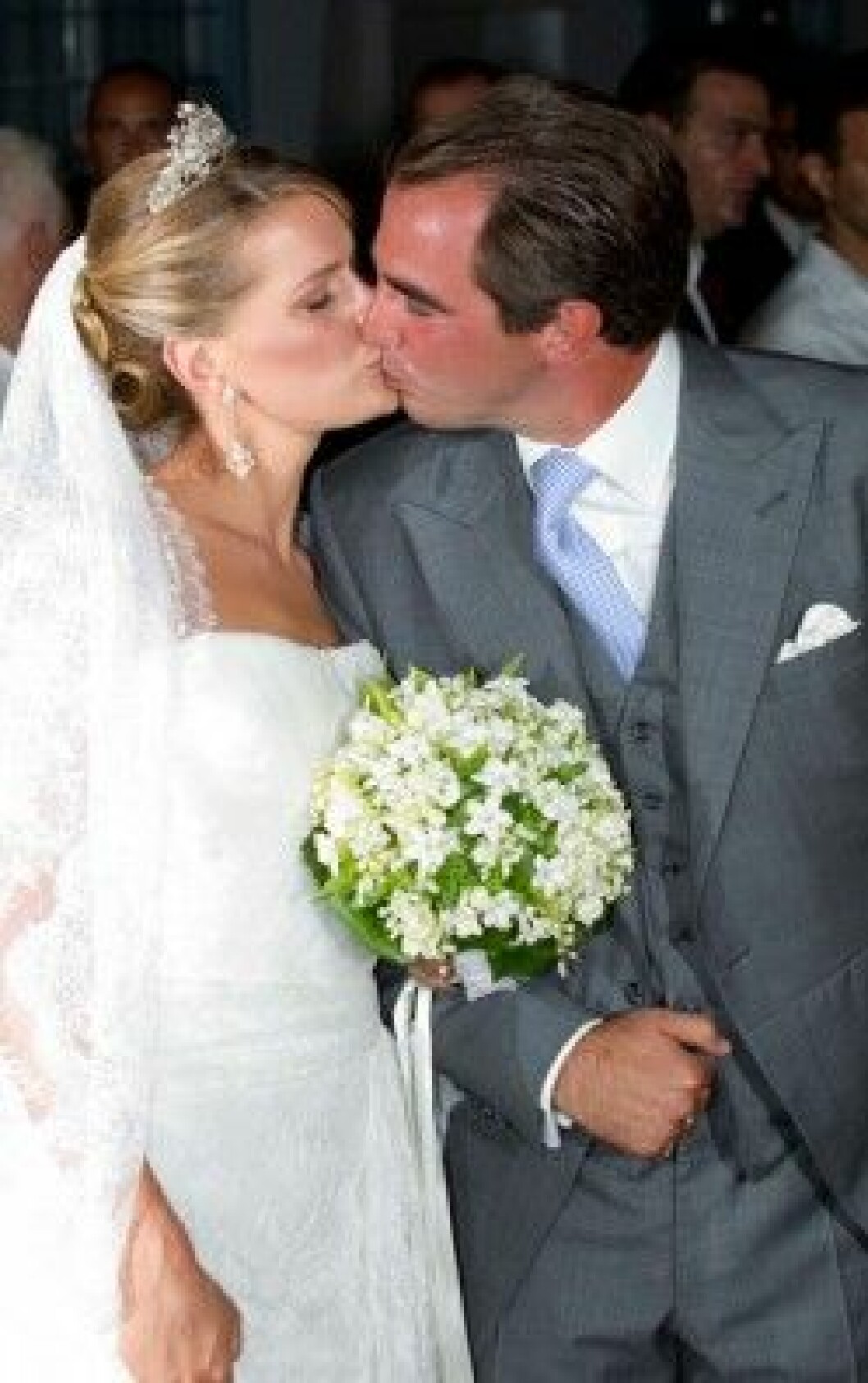 – Kyss mig, sa prins Nikolaos till sin prinsessa. – Kyss mig, sa prins Nikolaos till sin prinsessa.