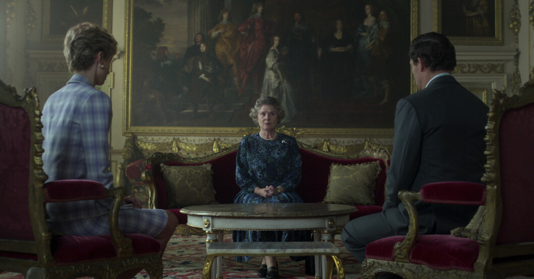 Drottning Elizabeth spelas denna säsong av Imelda Staunton.