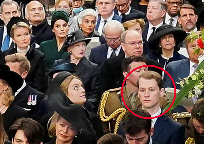 Tim Vesterbergs fina placering framför svenska kungaparet när hela det kungliga Europa samlades för att hedra och minnas prins Philip i mars. Kungen och drottning Silvia med Tim Vesterberg