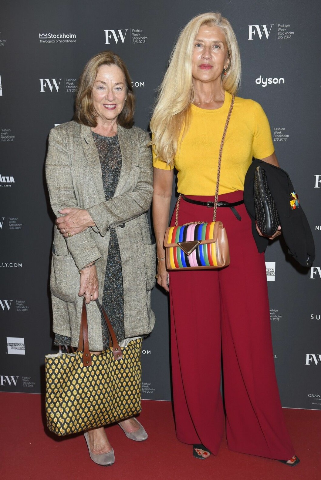 Kronprinsessan Victorias stylist Tina Törnquist (t v) med modeprofilen Cay Bond.