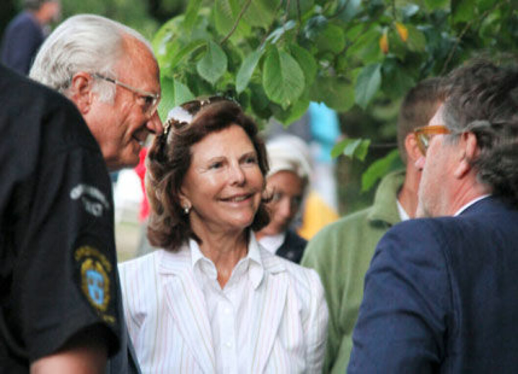 Kungen och drottningen pratade med Tommy Körberg. Kungen och drottningen pratade med Tommy Körberg.