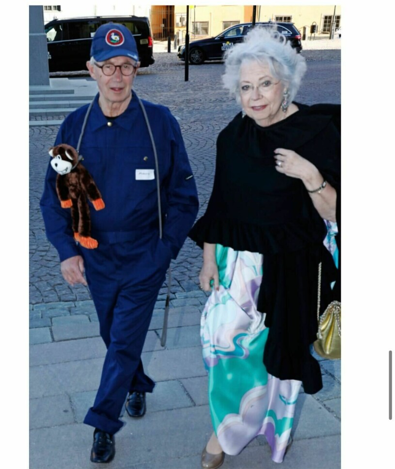 Tord som schimpans-skötare på Furuvik, och Christina som... ja, sig själv! .