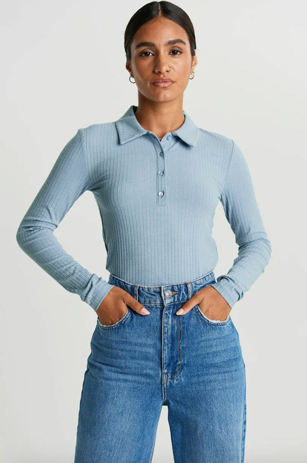 troja-med-krage-gina-tricot