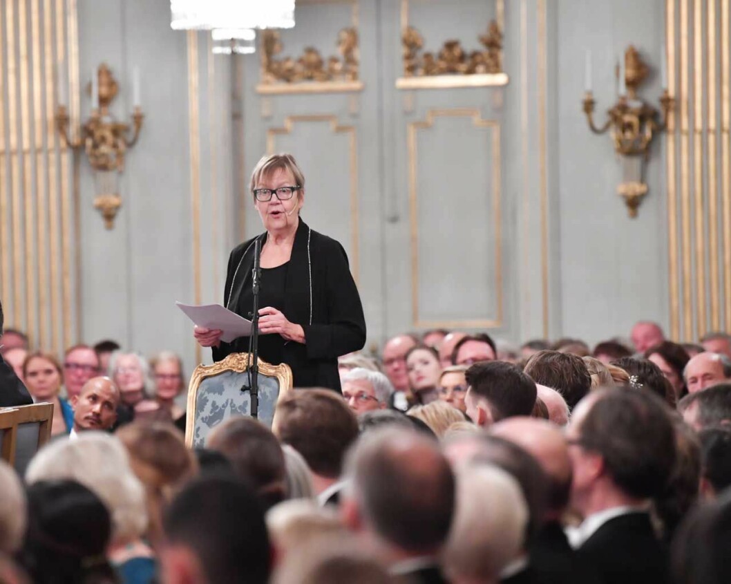 Tua Forsström tar plats i Svenska Akademien. Tua Forsström tar plats i Svenska Akademien.