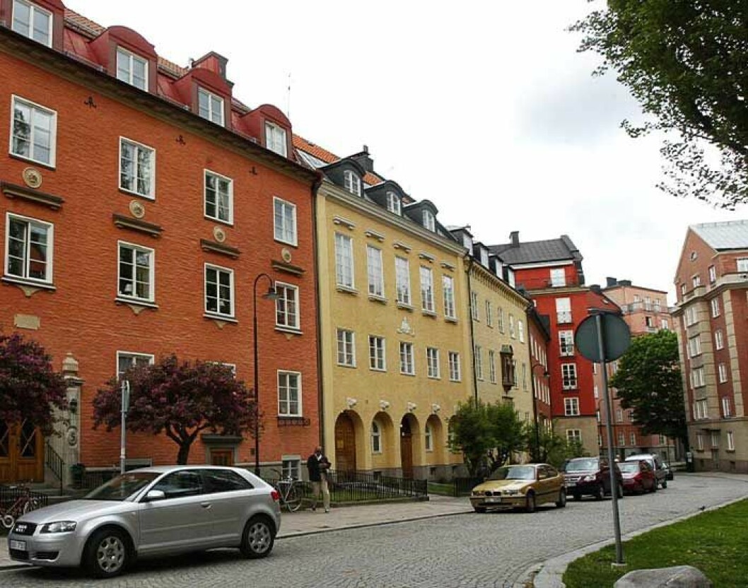 Här, på en av Stockholms finaste gator har Katarina Martinson köpt hus till sig och familjen.