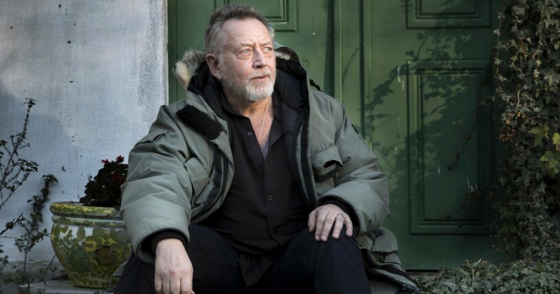 Ulf Lundell utanför sitt hem på Österlen utanför Kivik. Ulf Lundell