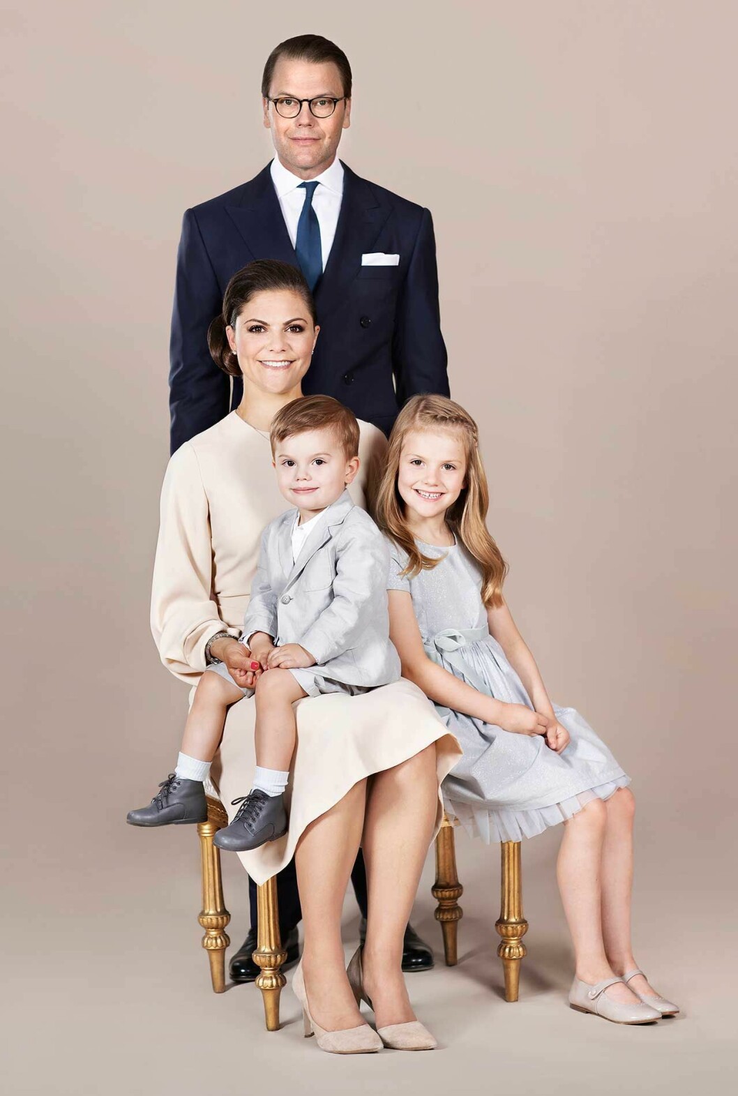 Ett fint familjefoto från förra året. kronprinessan victoria prins daniel prinsessan estelle