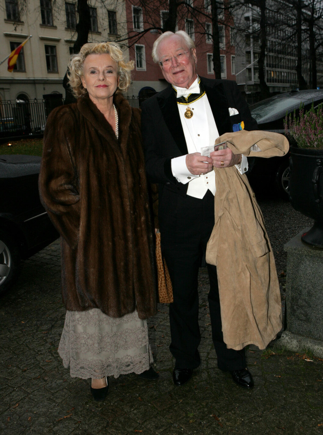 Skådespelarparet Marie Göranzon och Jan Malmsjö är nära vänner till familjen Insulander-Lindh. Skådespelarparet Marie Göranzon och Jan Malmsjö