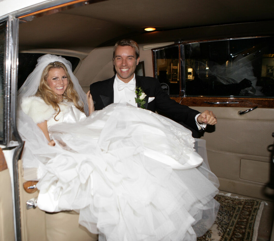 Nygifta Caroline och Andreas Taube fick det sagobröllop som de önskat.