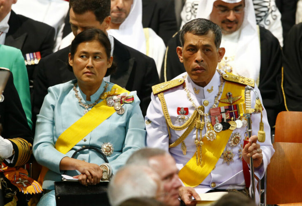 När Nederländernas kronprins Willem-Alexander tillträdde som kung i april 2013 anlände kronprins Vajiralongkorn med sin syster prinsessan Sirindhorn. När Nederländernas kronprins Willem-Alexander tillträdde som kung i april 2013 anlände kronprins Vajiralongkorn med sin syster prinsessan Sirindhorn.
