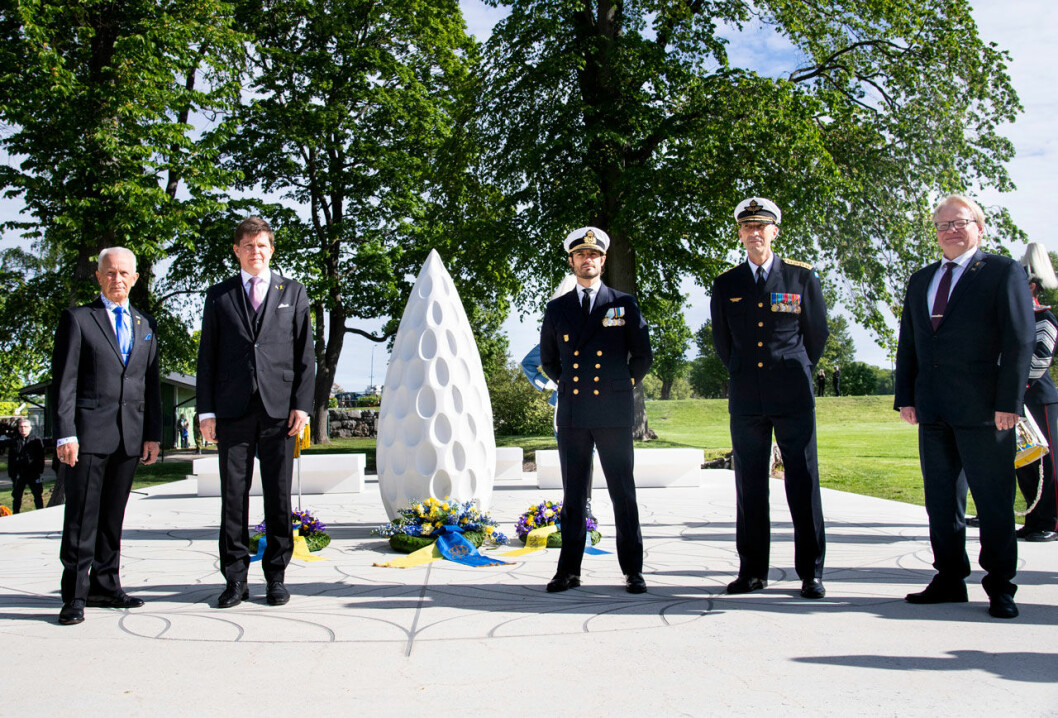 Talmannen Andreas Norlén, ÖB Micael Bydén och försvarsminister Peter Hultqvist var också på plats. Prins Carl Philip på Veterandagen 2020