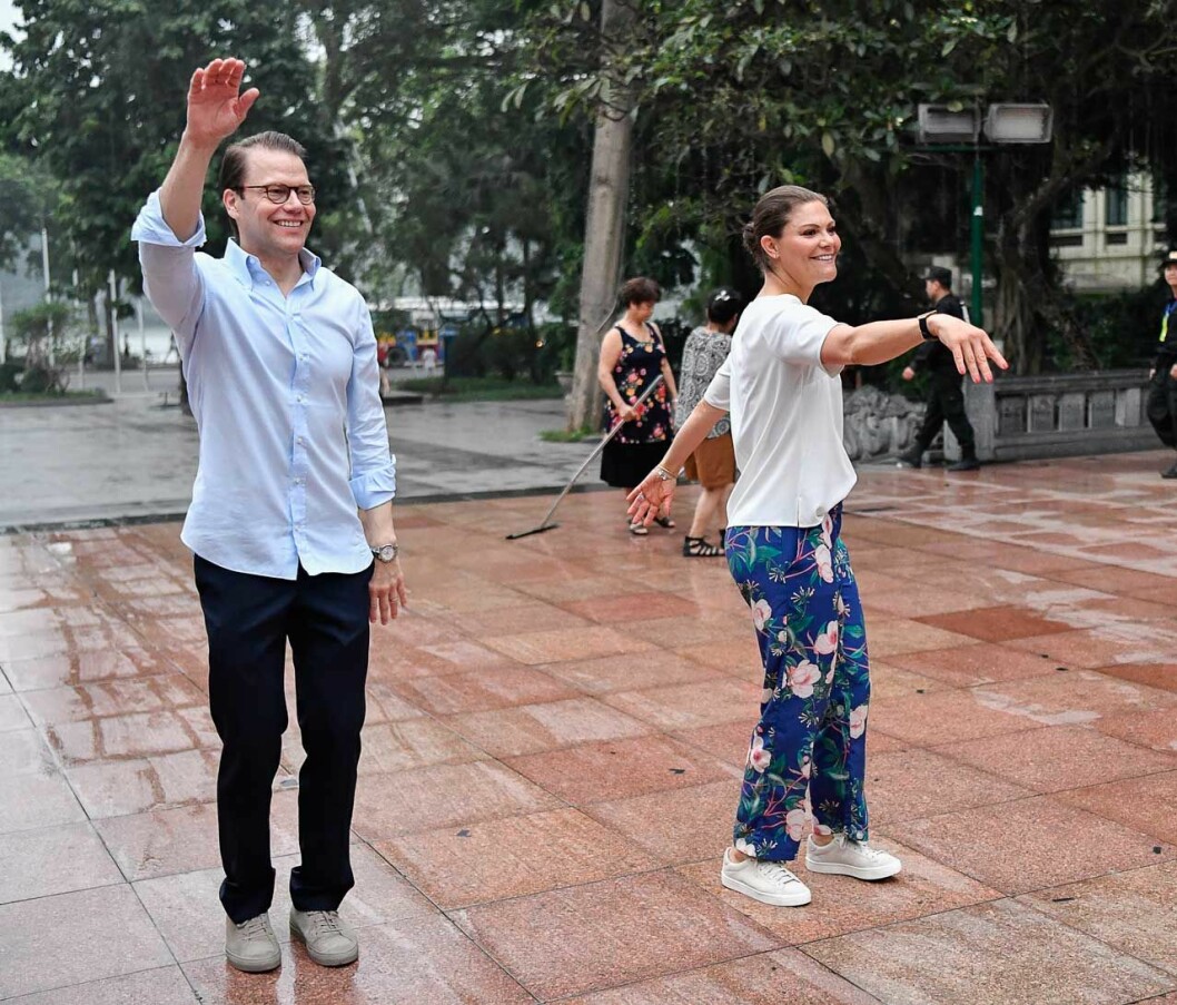 Kronprinsessan Victoria och prins Daniel dansar. Kronprinsessan Victoria och prins Daniel dansar.