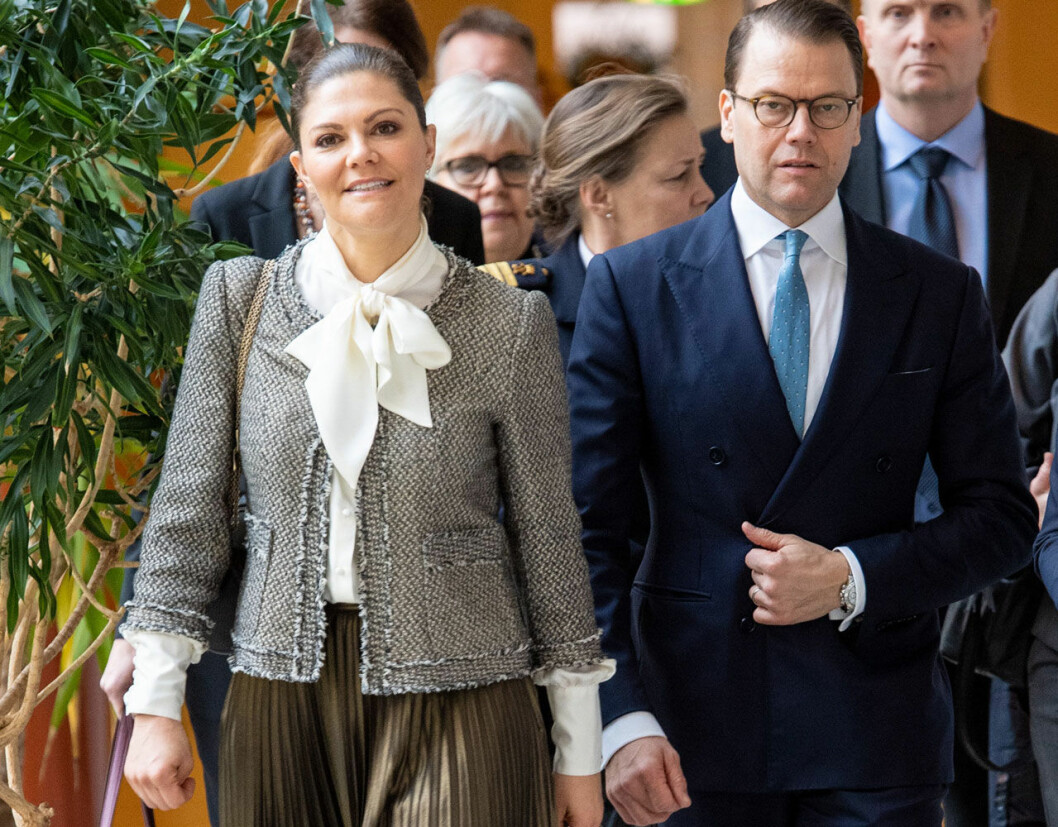 På väg till Tornedalen, ett besök som har planerats sedan ungefär en månad tillbaka. Kronprinsessan Victoria och prins Daniel.