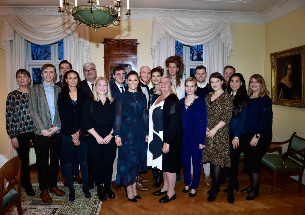 Kvällens gäster. Kronprinsessan Victoria på middag hos ambassadör Håkan Juholt.