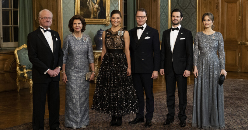 Tjusiga kungafamiljen på Sverigemiddagen.