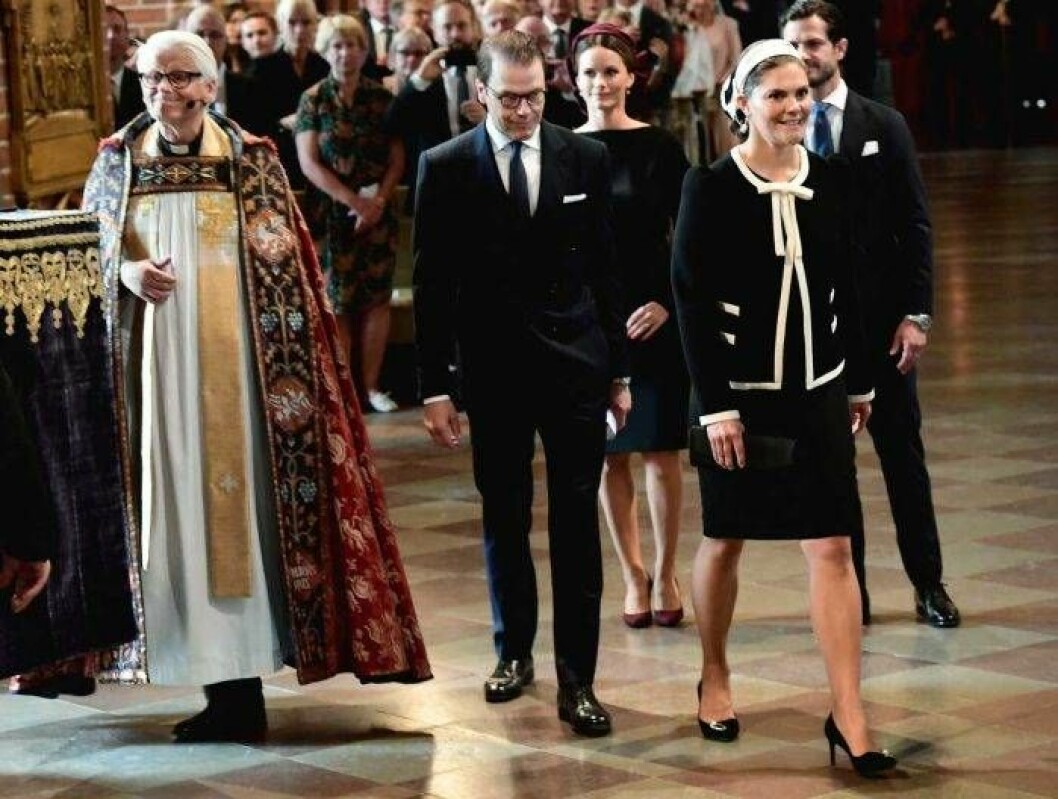 Kronprinsessan Victoria i pumps från Flattered och jacka från Milly. Victoria