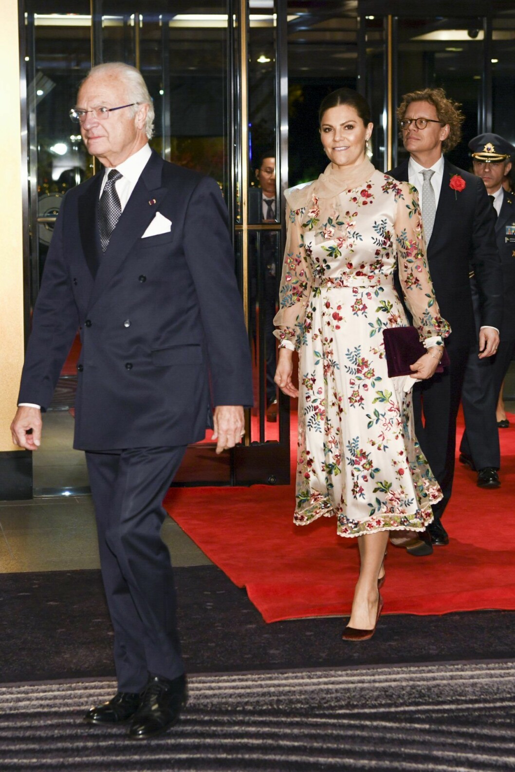 Kronprinsessan Victoria på plats i Japan, iförd svensk design från Ida Sjöstedt. Victoria i Japan