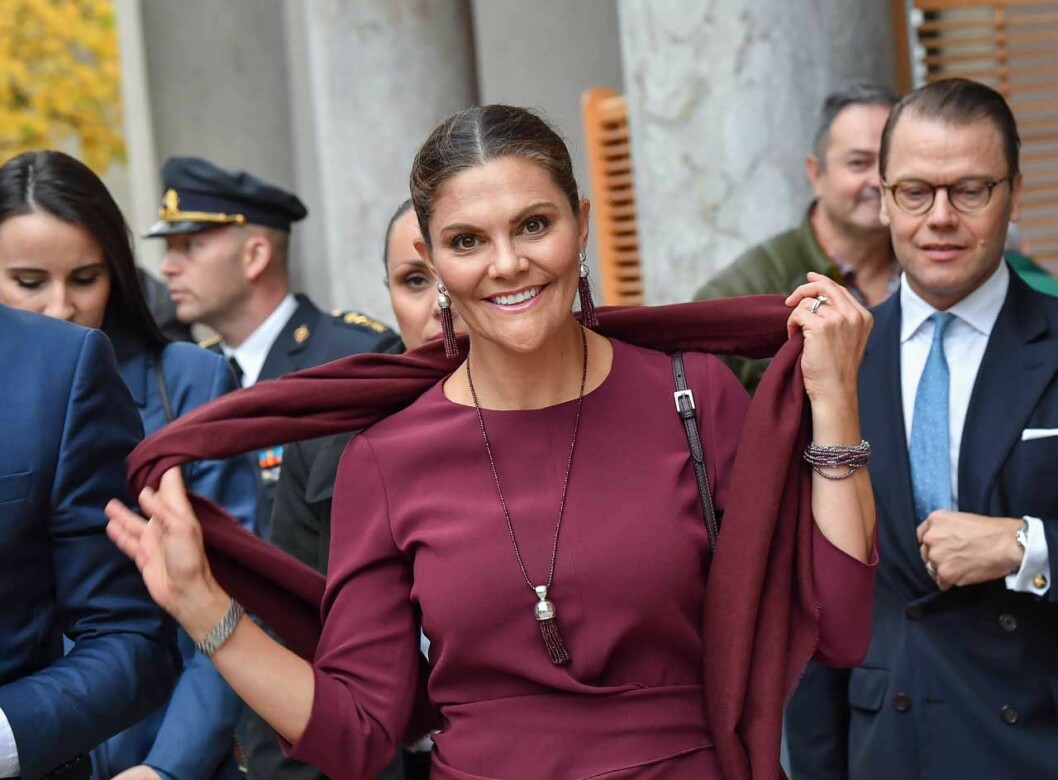 Kronprinsessan i topp och byxa från Andiata. Victoria