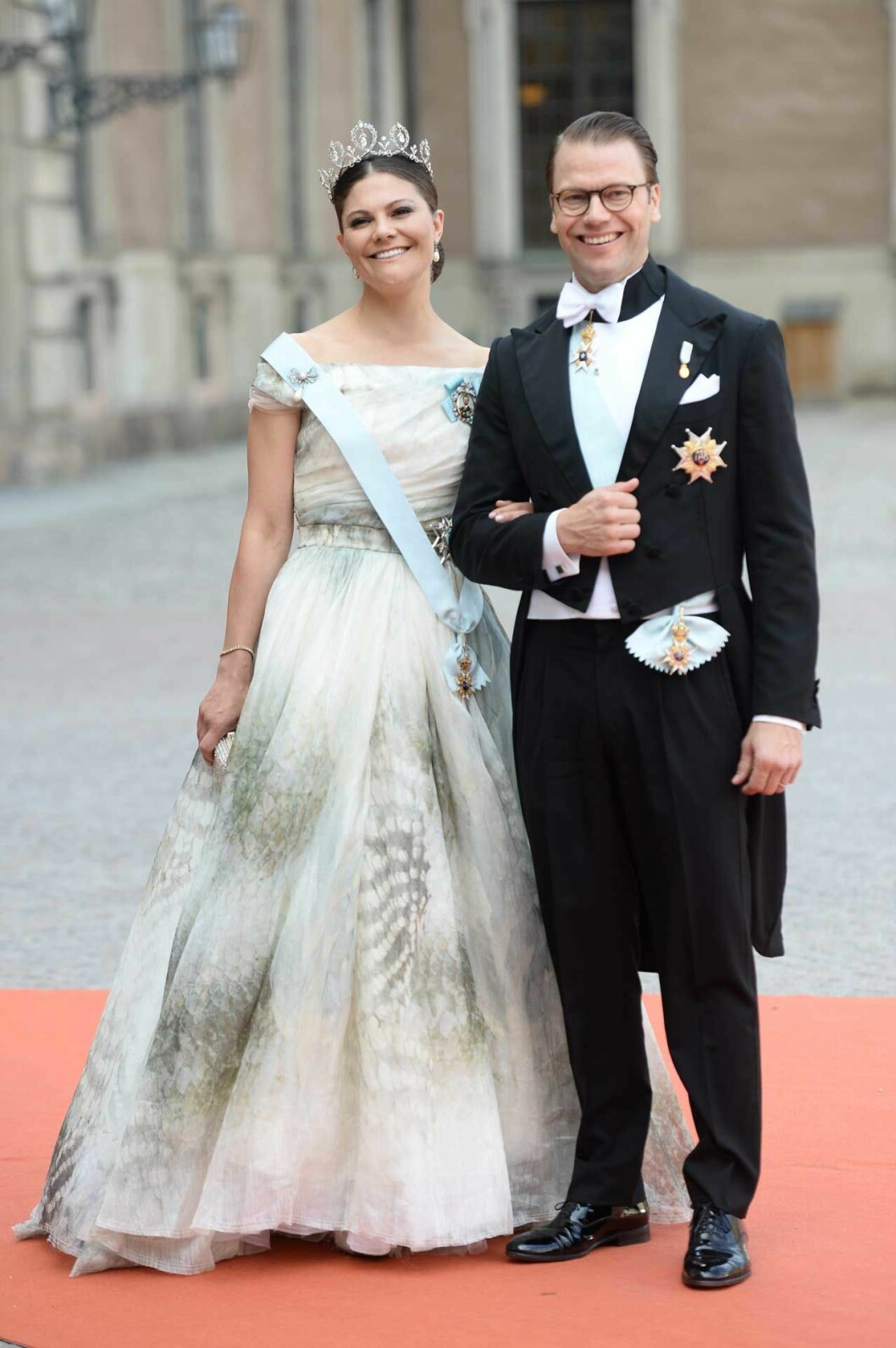 Kronprinsessan Victoria och prins Daniel på Carl Philips och Sofias bröllop. Victoria