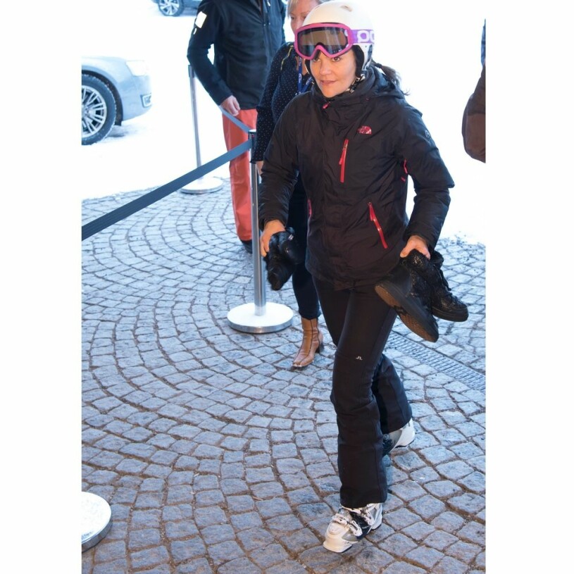 Victoria åker skidor