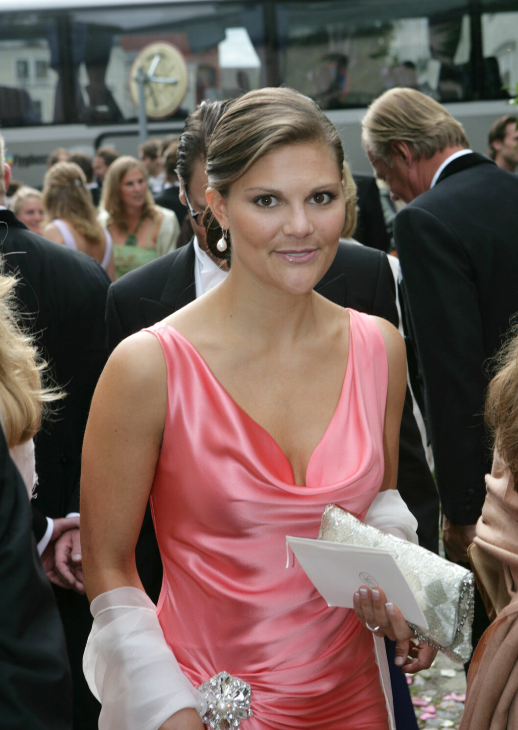 Victoria var vacker i silkigt rosa. Victoria.