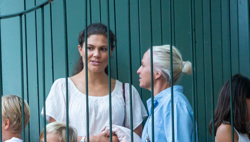 Kronprinsessan Victoria och Caroline Dinkelspiel umgicks och pratade under besöket. Kronprinsessan Victoria och Caroline Dinkelspiel umgicks och pratade under besöket.