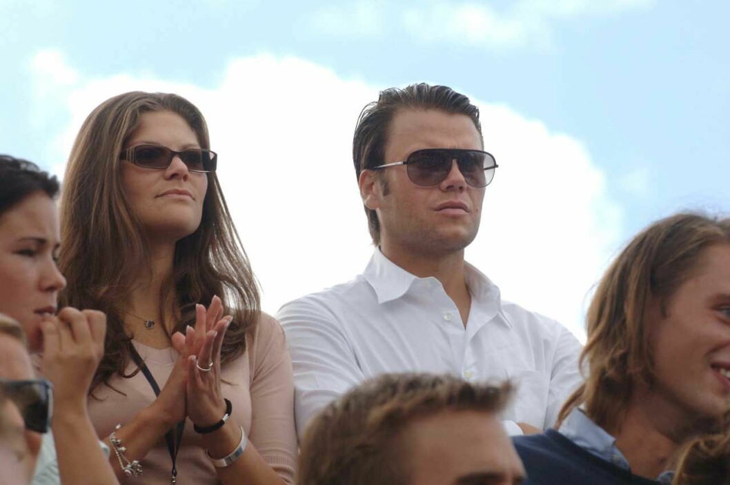 Victoria och Daniel visas offentligt i början av sitt förhållande.