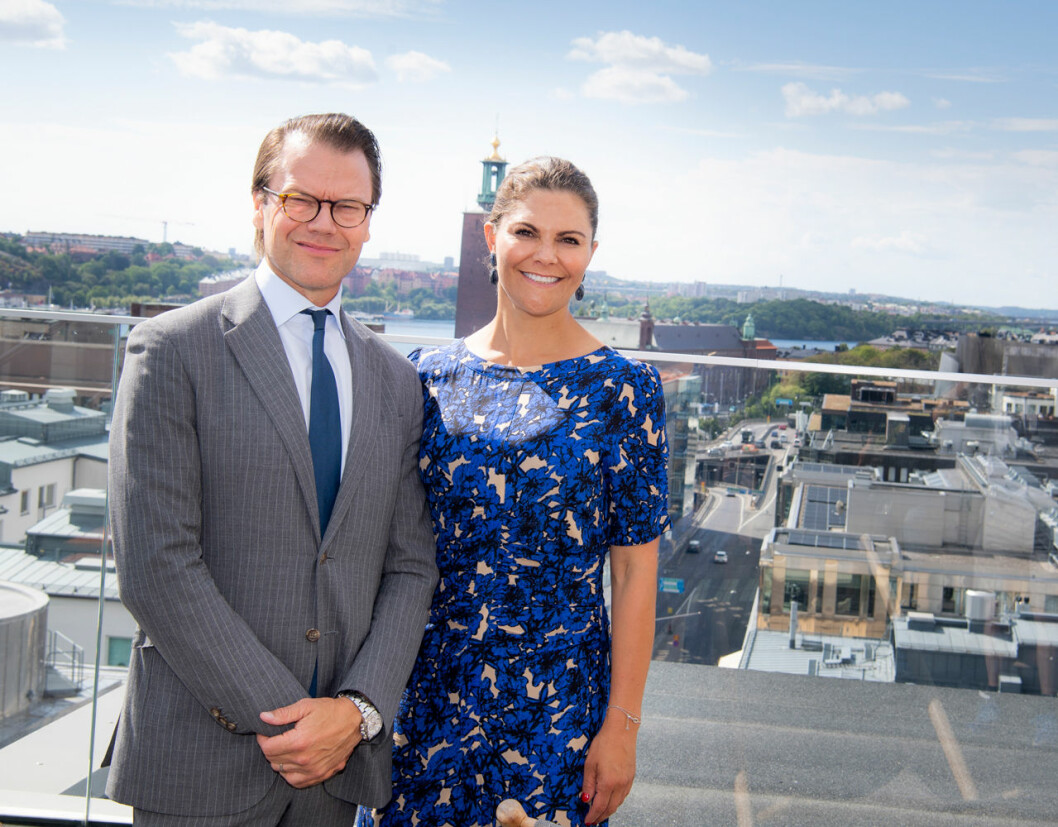 Dagens uppdrag: Att uppmärksamma den hårt drabbade besöksnäringen. kronprinsessan victoria och prins daniel