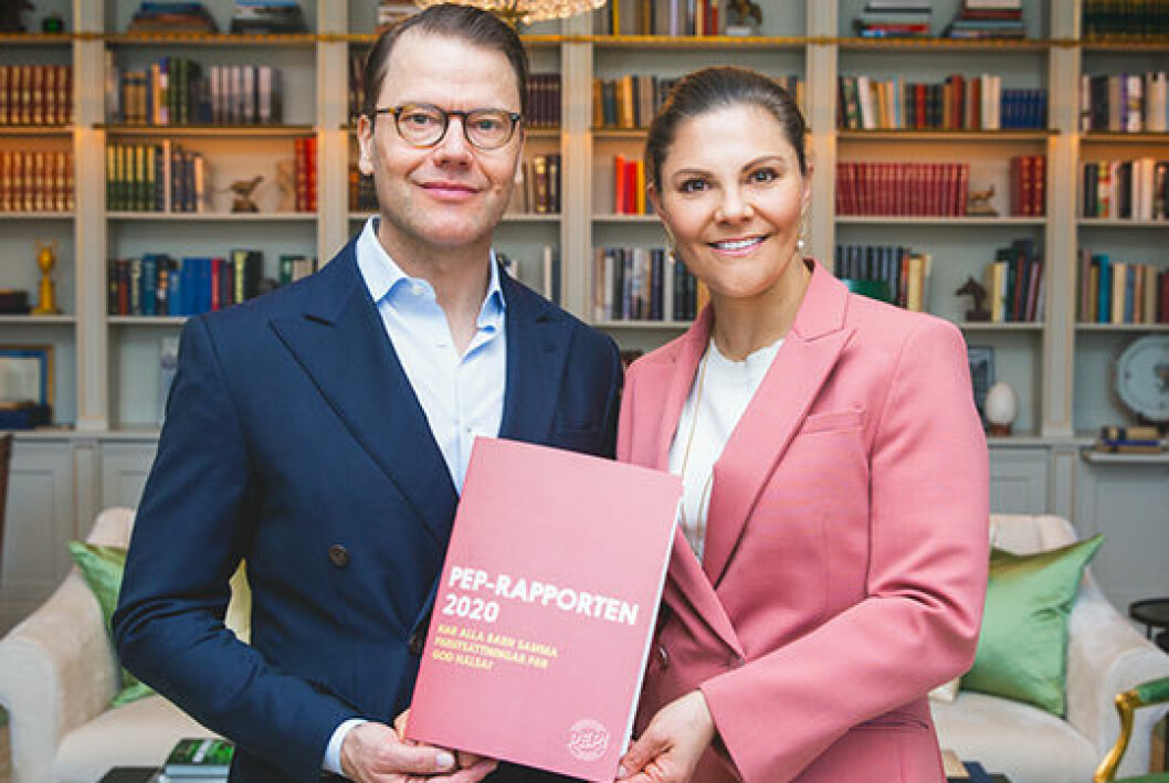 Daniel och Victoria på Haga Slott, april 2020. Victoria bär kavaj från Rodebjer.