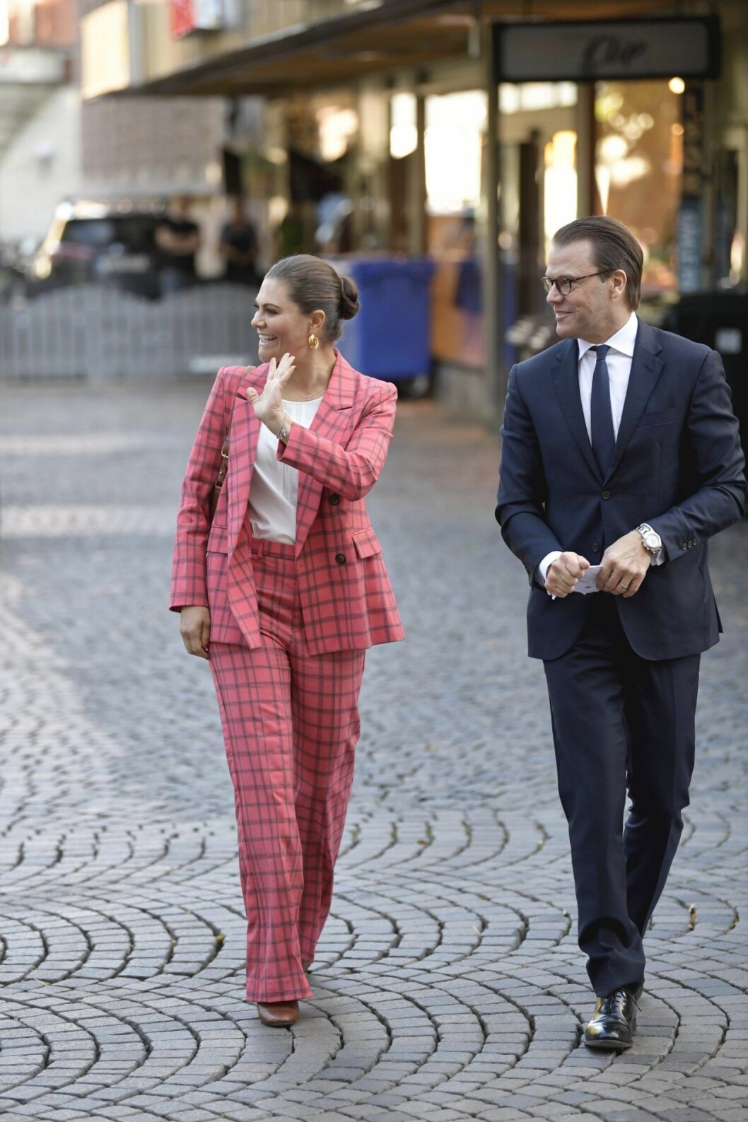Vårt fina kronprinsesspar på plats i Gävleborg. Victoria