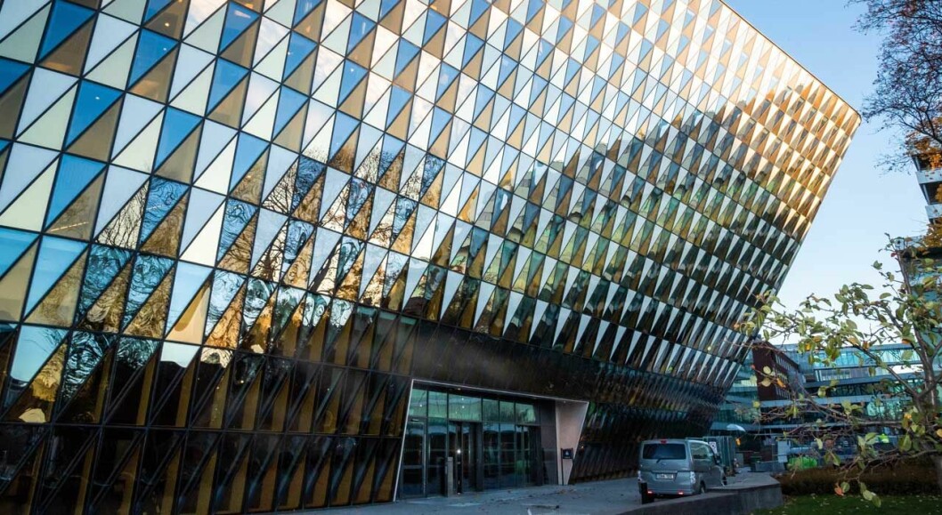 Det var här, i Aula Medica på Karolinska Institutet, som kronprinsessan Victoria och prins Daniel visade upp sina moves. Det var här, på Aula Medica på Karolinska Institutet, som kronprinsessan Victoria och prins Daniel flossade loss.