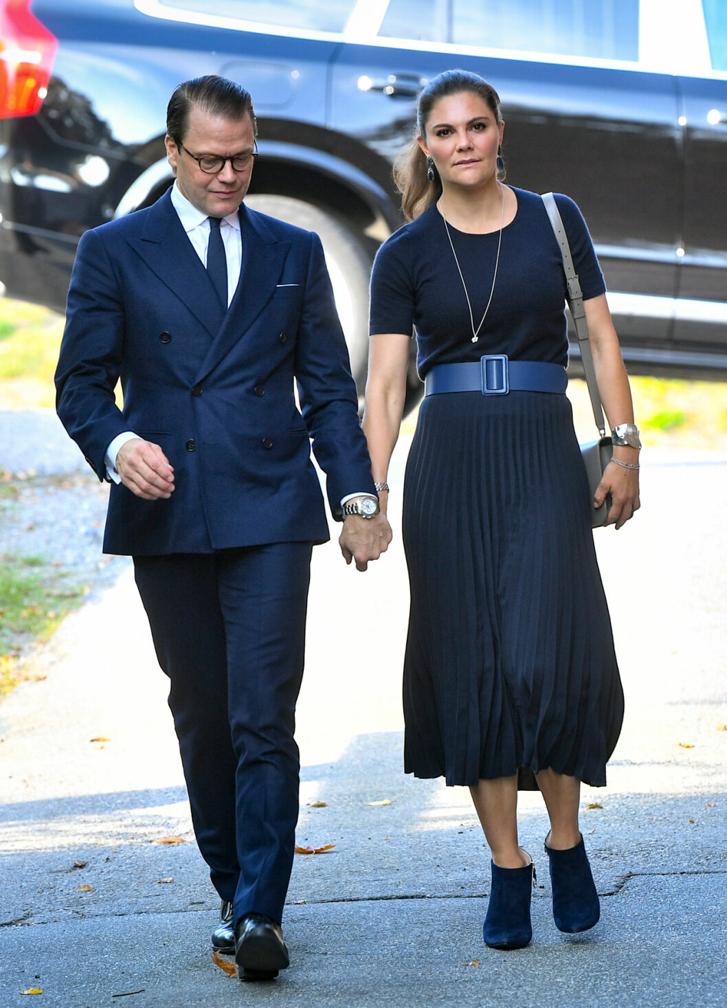 Kronprinsessan Victoria och prins Daniel, hand i hand. Kronprinsessan Victoria och prins Daniel