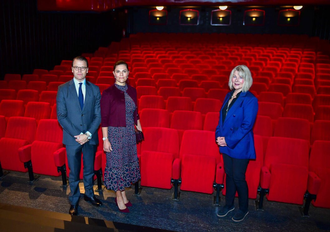 Victoria och Daniel med Maxims Agneta Villman. Kronprinsessan Victoria Prins Daniel Agneta Willman Maxim Maximteatern