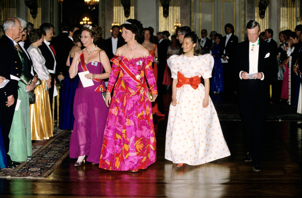 Prinsessan Désirée med sin guddotter Victoria 1992… Prinsessan Désirée prinsessan Christina kronprinsessan Victoria
