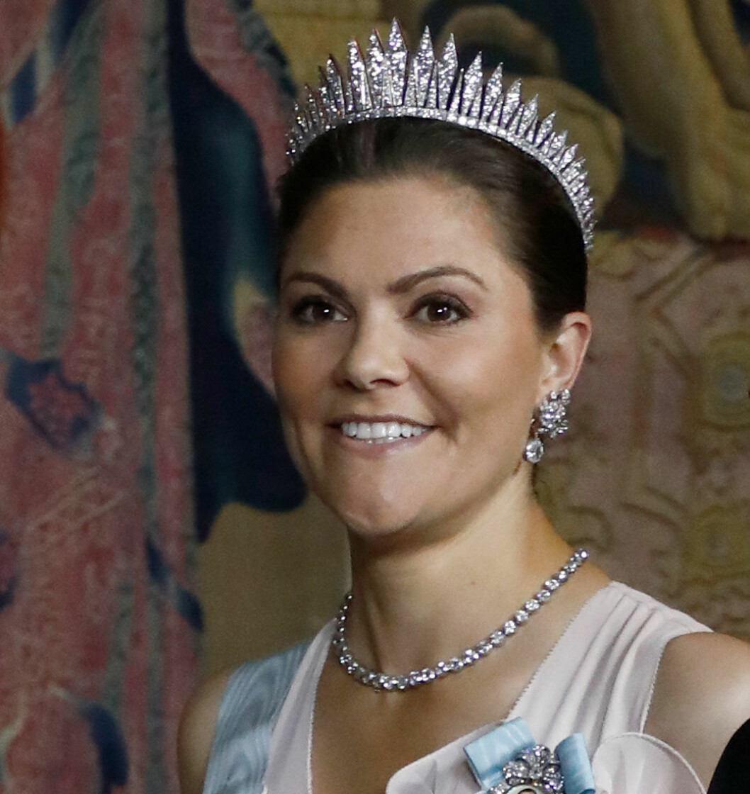 Kronprinsessan Victoria glittrade i sitt stråldiadem. Kronprinsessan Victoria glittrade i sitt stråldiadem.
