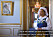 Kronprinsessan Victoria framför Anders Zorns porträtt av drottning Sofia som hänger på Stockholms slott