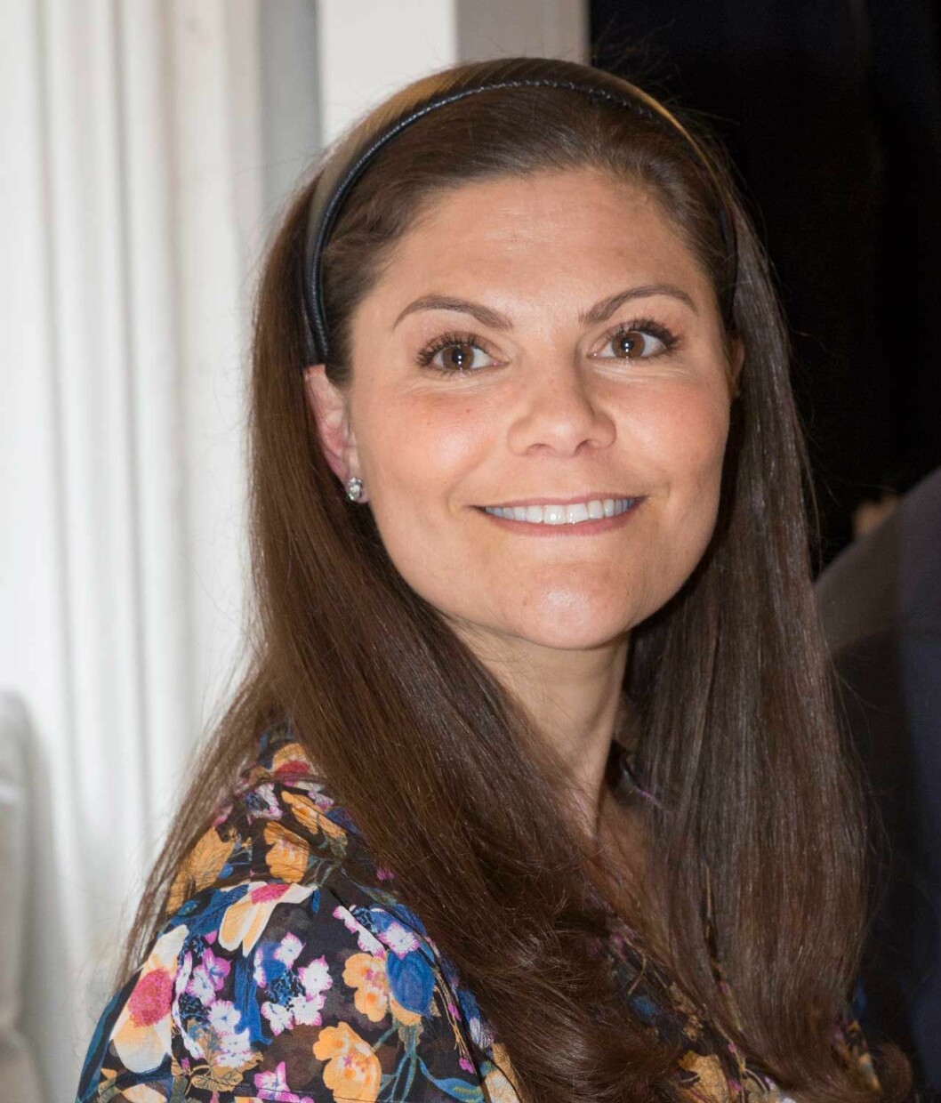 Kronprinsessan Victoria med utsläppt hår och diadem 2018.