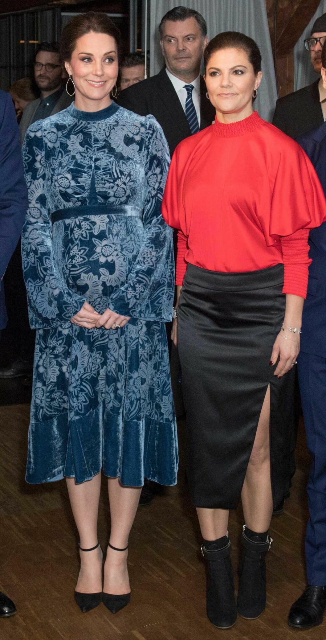Prinsessan Sofia på Louise Gottliebs bröllop 2018. Victoria i röd blus