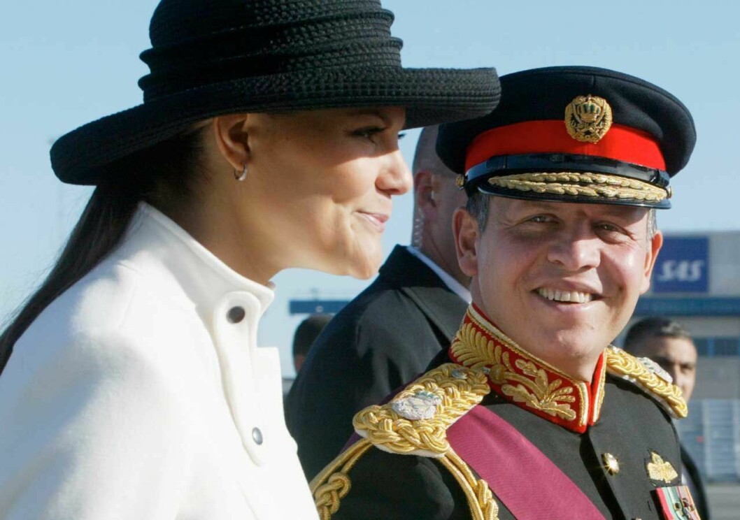 När Jordaniens kung Abdullah kom till Stockholm på statsbesök var det kronprinsessan Victoria som tog emot på Arlanda. När Jordaniens kung Abdullah kom till Stockholm på statsbesök var det kronprinsessan Victoria som tog emot på Arlanda.