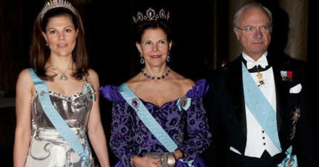 Kronprinsessan Victoria med kungen och drottningen. Kronprinsessan Victoria med kungen och drottningen.