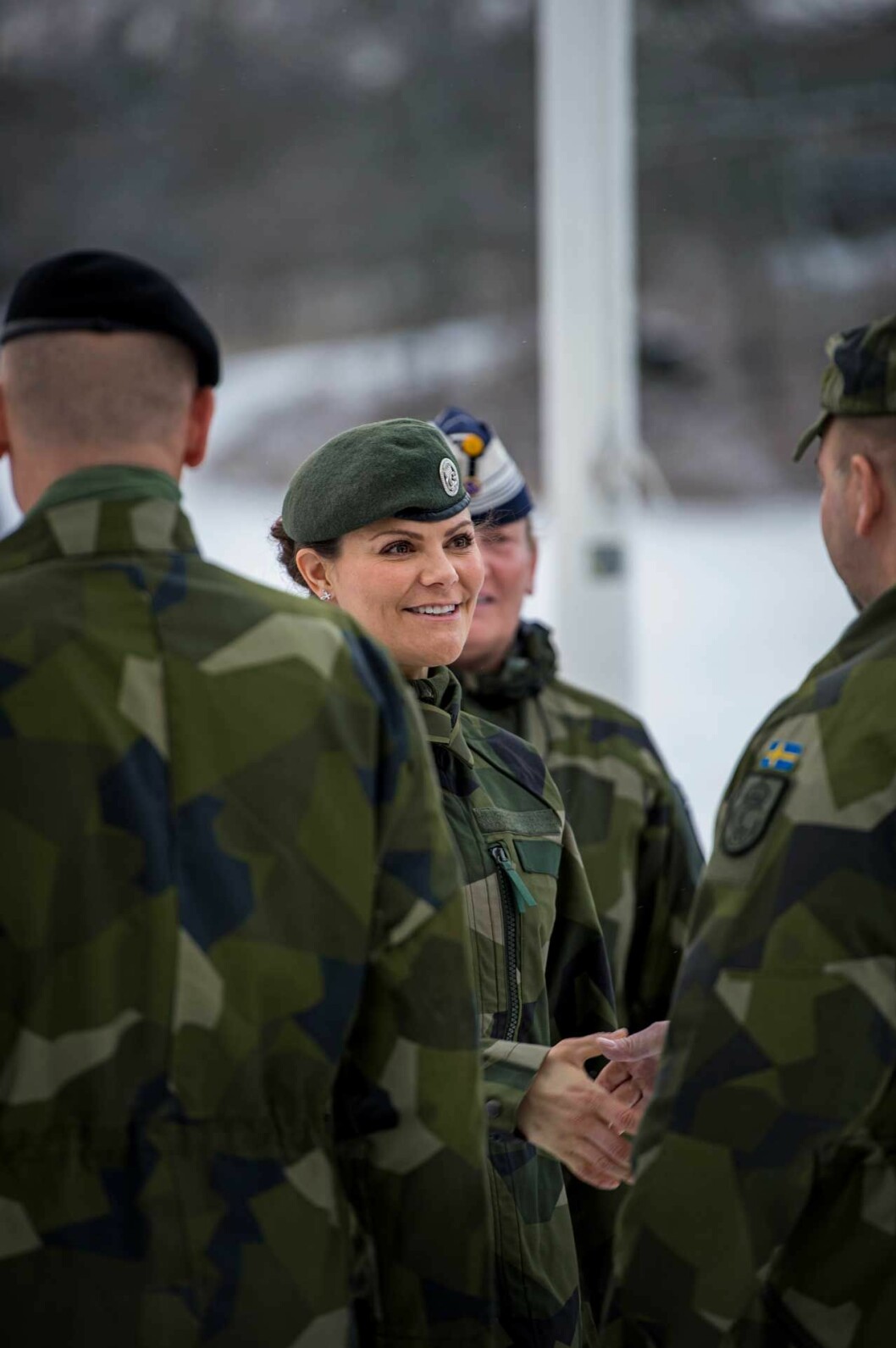Kronprinsessan Victoria fick hälsa på några av de som jobbar vid Livgardet. Kronprinsessan Victoria fick hälsa på några av de som jobbar vid Livgardet.
