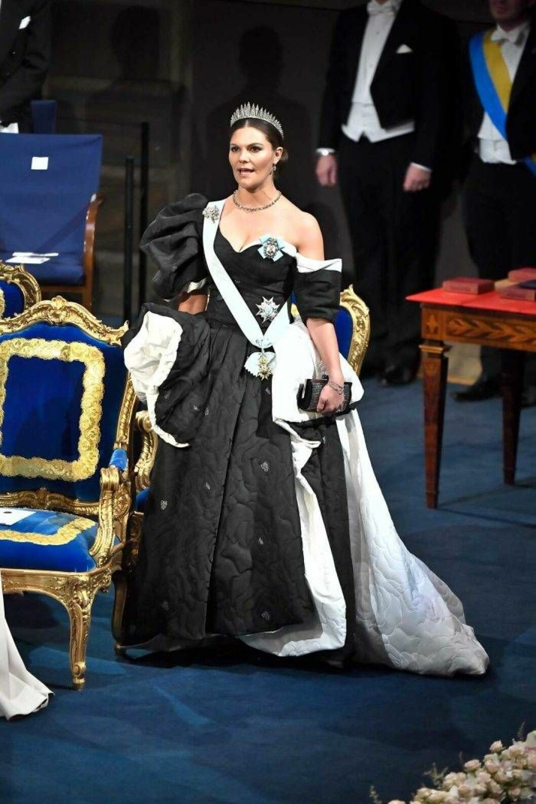 Förra året bar Victoria Selam Fessahayes design på Nobel. Victoria Nobel 2019