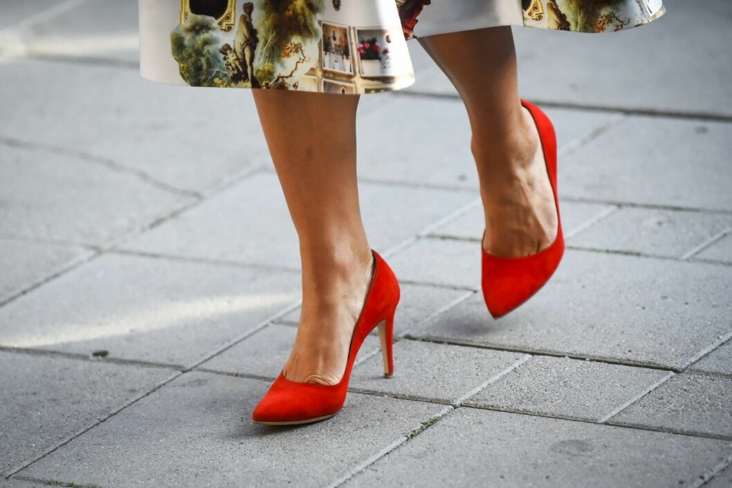 Kronprinsessan i röda pumps från Rizzo. Victoria i röda pumps