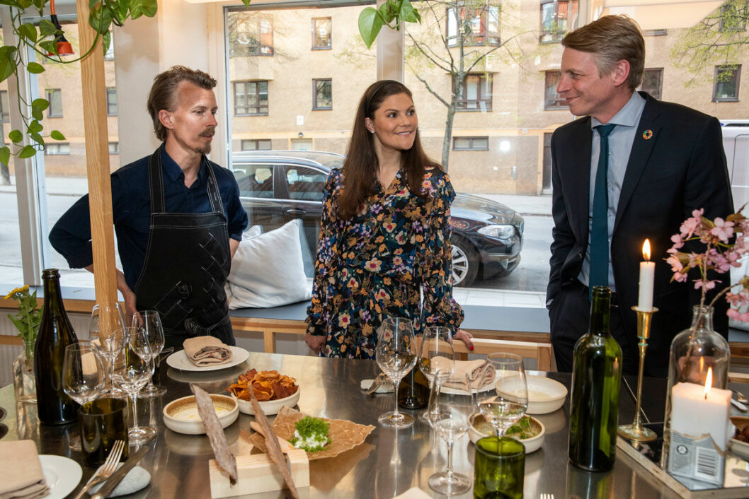 Kronprinsessan Victoria på restaurangen Retaste med kock Paul Svensson. Kronprinsessan Victoria på restaurangen Retaste med kock Paul Svensson.