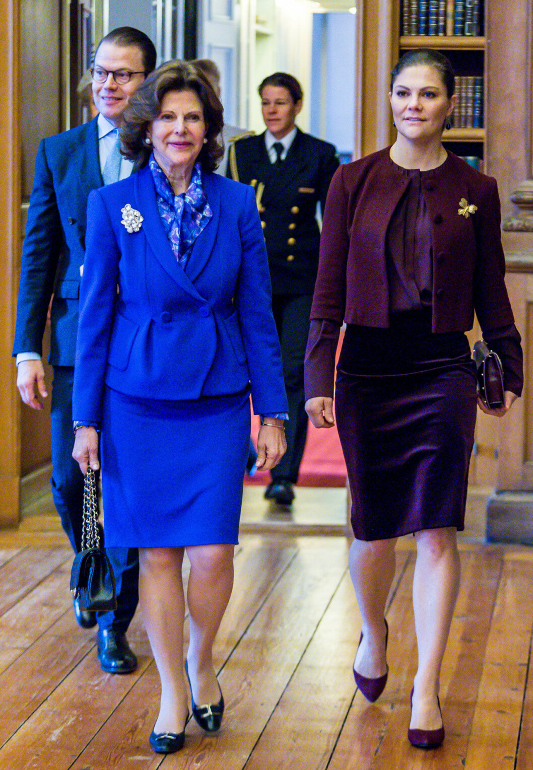 Kronprinsessan i vinrött. Kronprinsessan i vinrött.