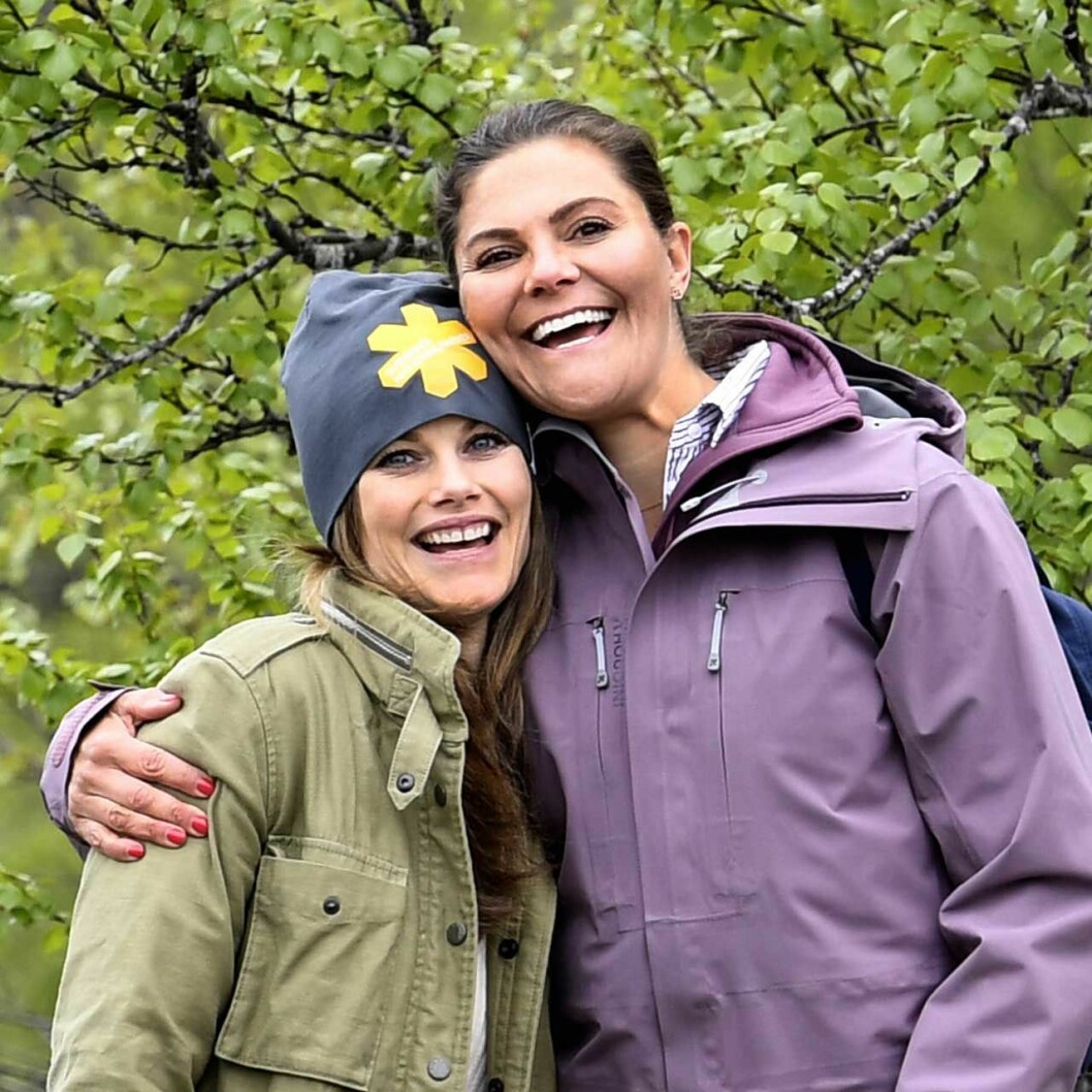 Victoria och Sofia trivs alltid bra ihop och älskar att göra uppdrag tillsammans!