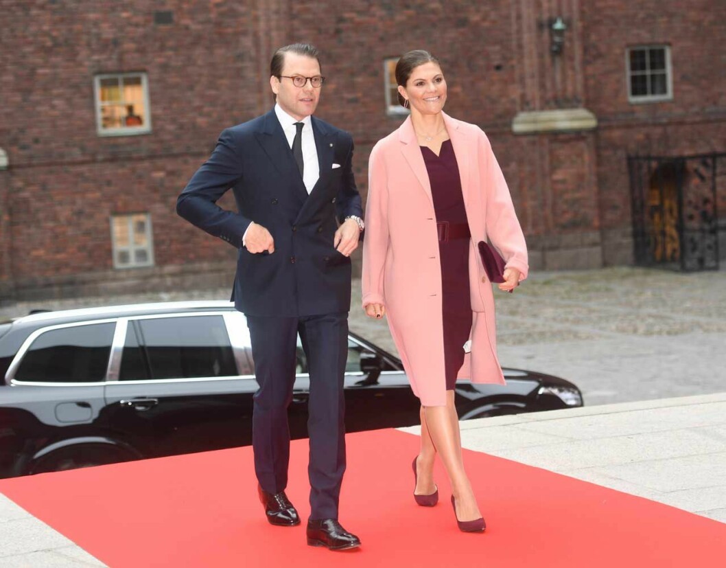 Victoria i Camilla Thulin. Victoria i Camilla Thulin.