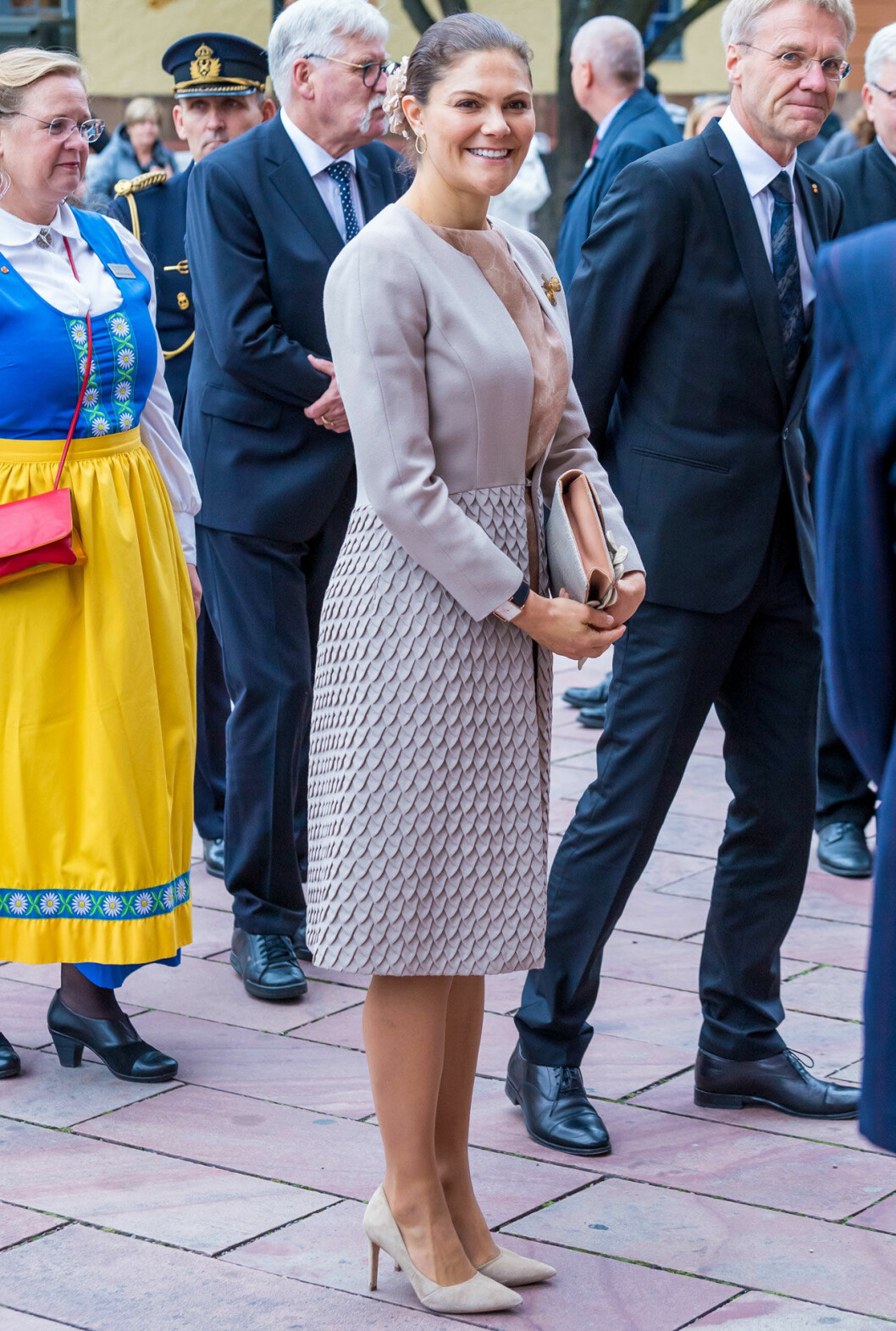 Victoria i en älskad kappa. Victoria i en älskad kappa.